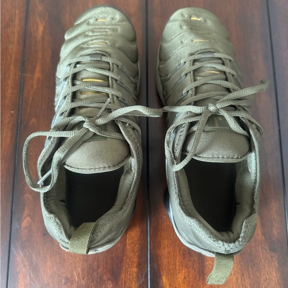 Nike Air VaporMax Plus Sneakers Menโs Moss Green 10 - Picture 6 of 11